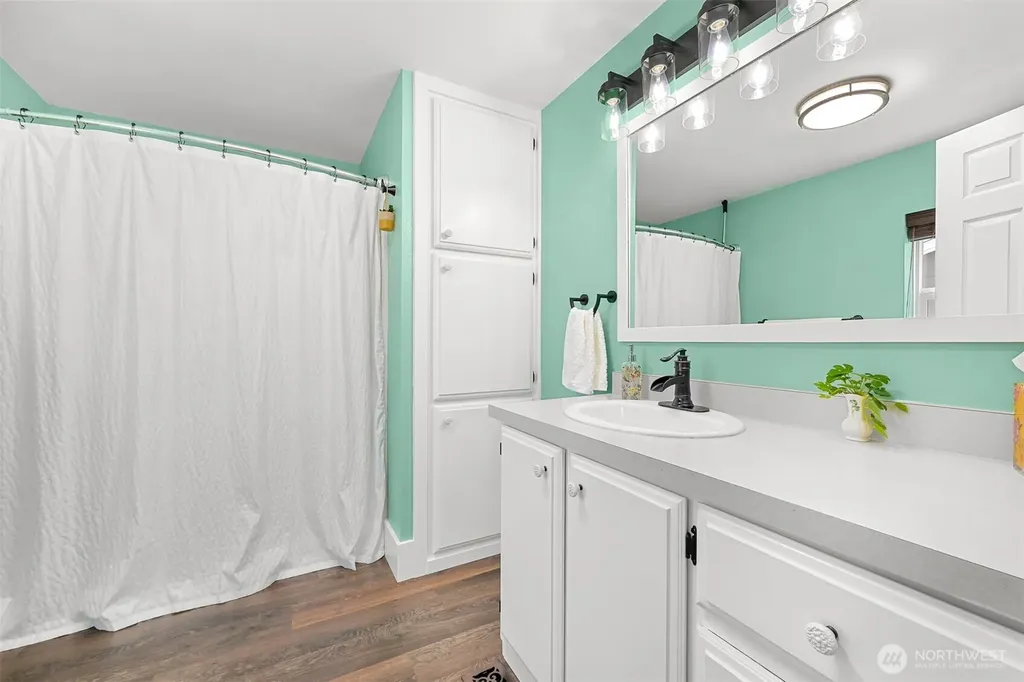 219 Mitchell Street Sumas WA 98295