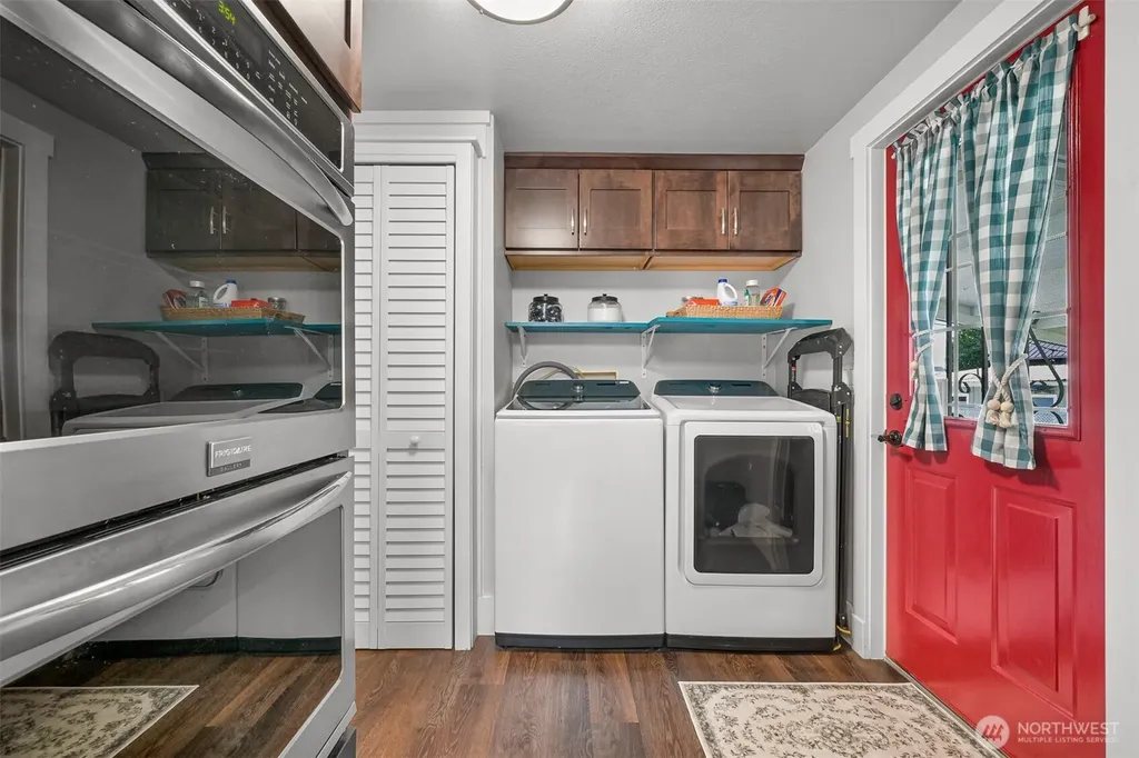 219 Mitchell Street Sumas WA 98295