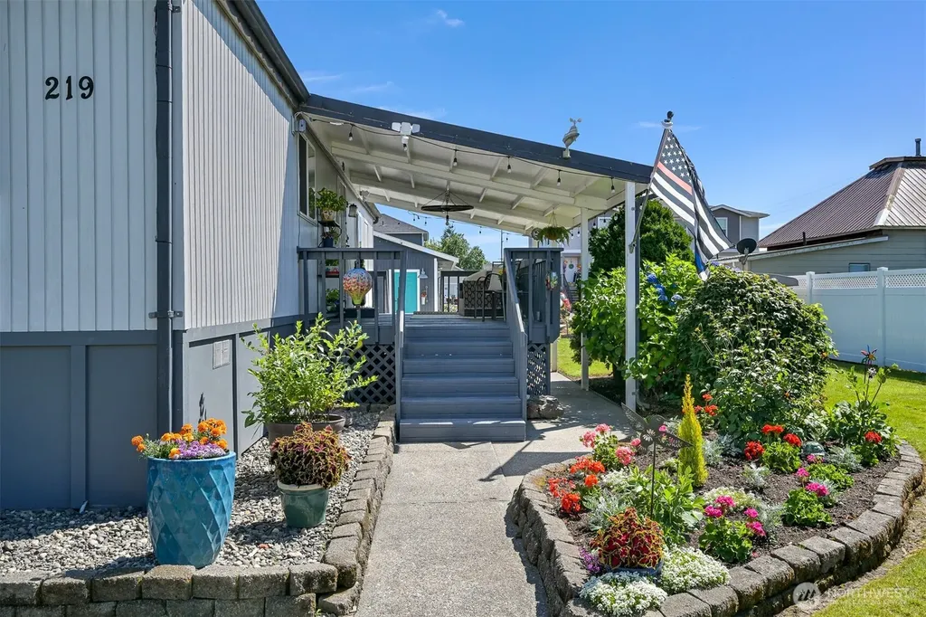 219 Mitchell Street Sumas WA 98295