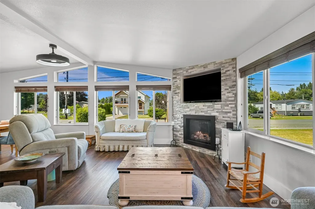 219 Mitchell Street Sumas WA 98295