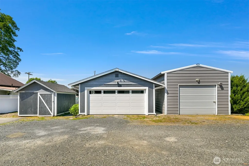 219 Mitchell Street Sumas WA 98295