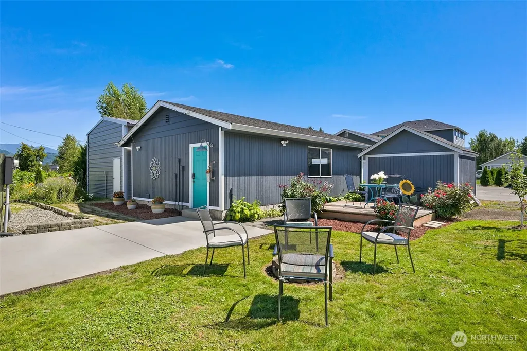 219 Mitchell Street Sumas WA 98295