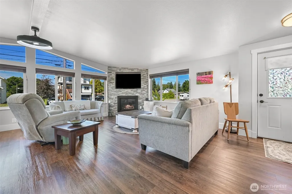 219 Mitchell Street Sumas WA 98295