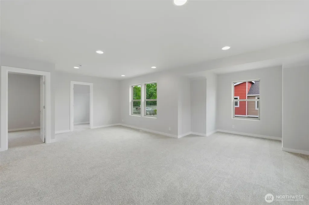 12502 SE 256th Place Kent WA 98030