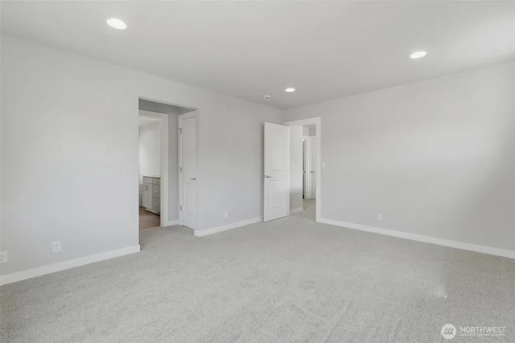 12502 SE 256th Place Kent WA 98030
