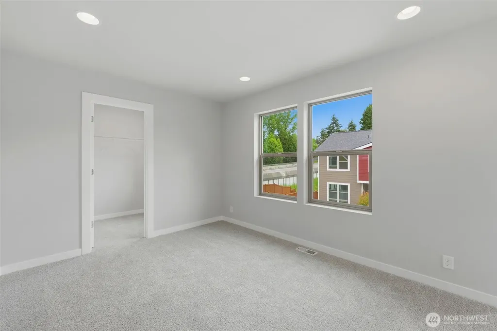 12502 SE 256th Place Kent WA 98030