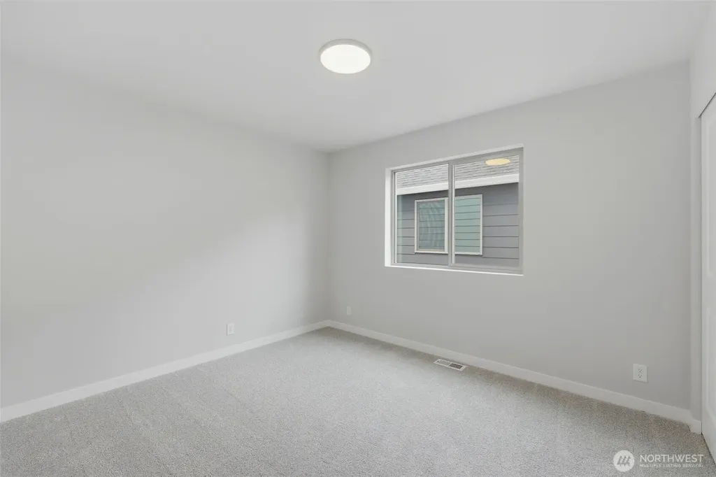 12502 SE 256th Place Kent WA 98030