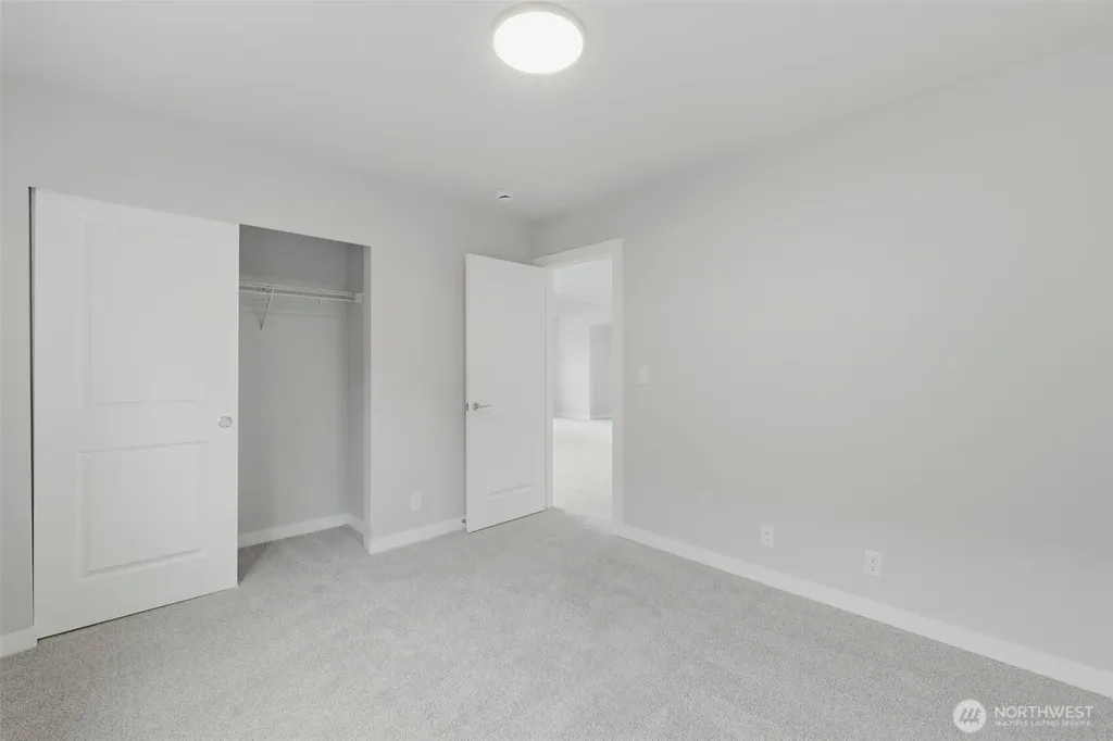 12502 SE 256th Place Kent WA 98030