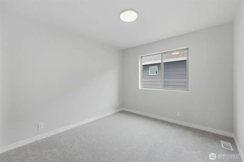 12502 SE 256th Place Kent WA 98030