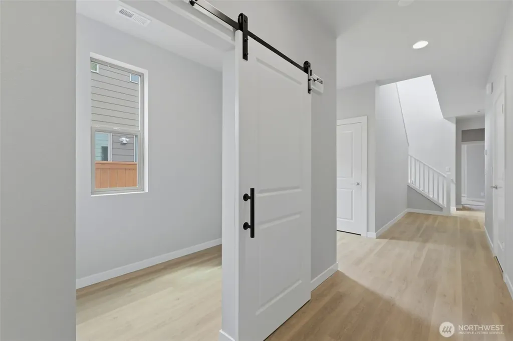 12502 SE 256th Place Kent WA 98030