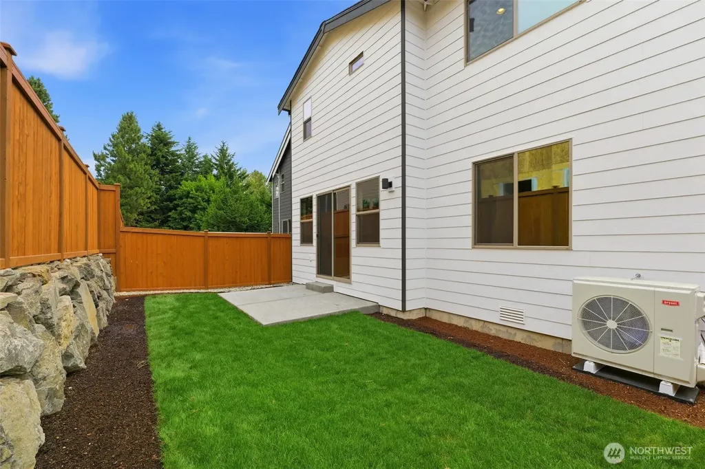 12502 SE 256th Place Kent WA 98030