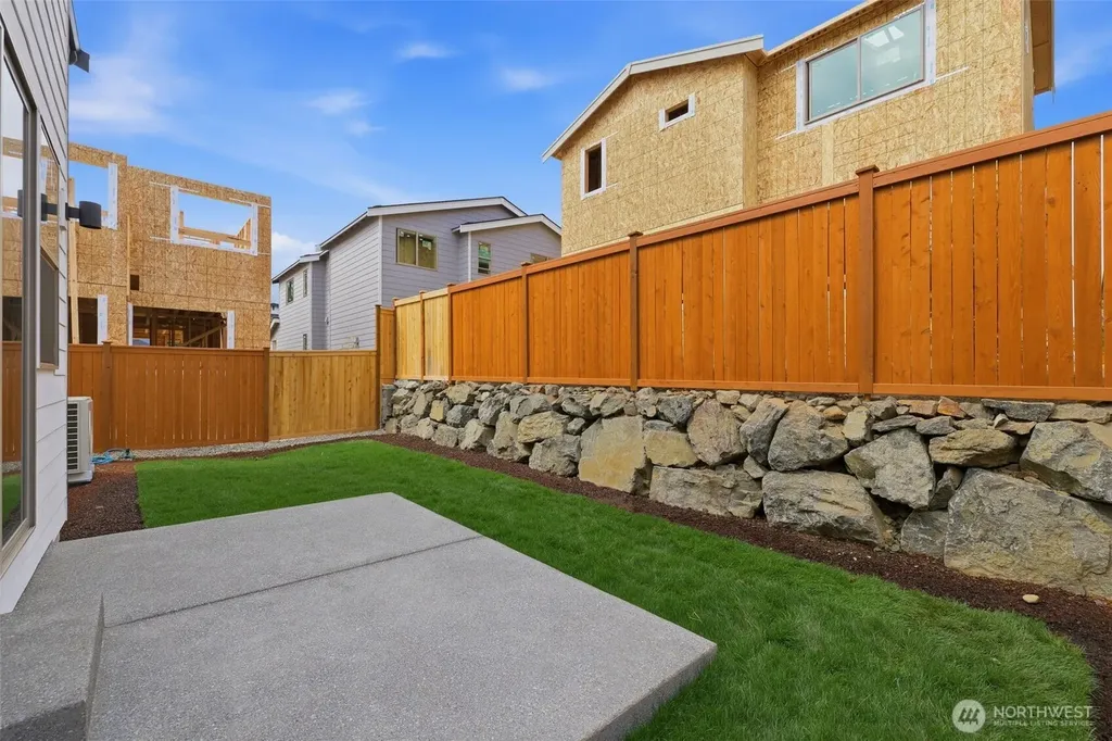 12502 SE 256th Place Kent WA 98030