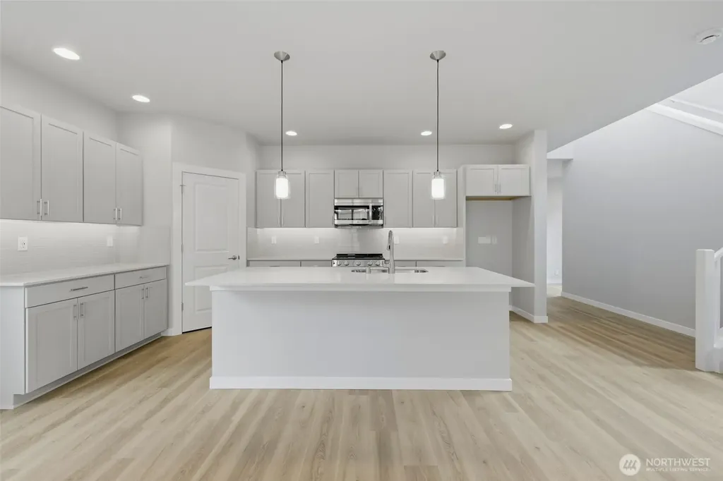 12502 SE 256th Place Kent WA 98030