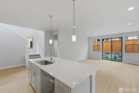 12502 SE 256th Place Kent WA 98030