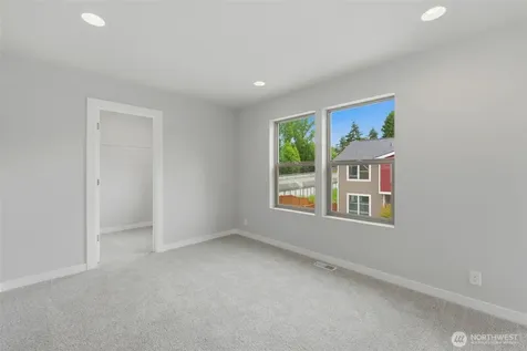 12502 SE 256th Place Kent WA 98030