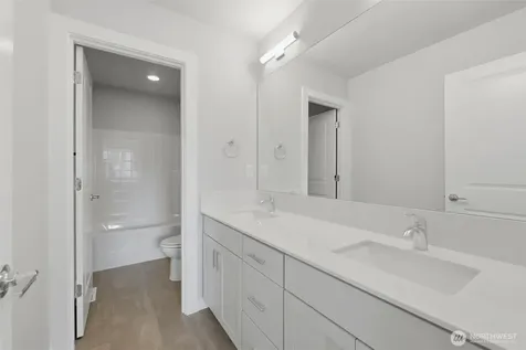 12502 SE 256th Place Kent WA 98030