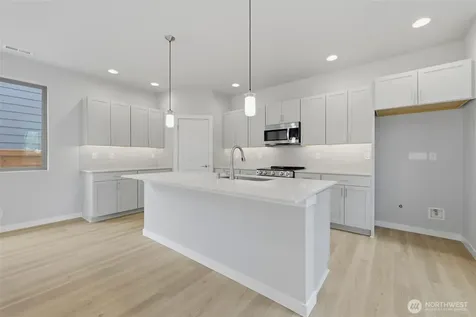 12502 SE 256th Place Kent WA 98030