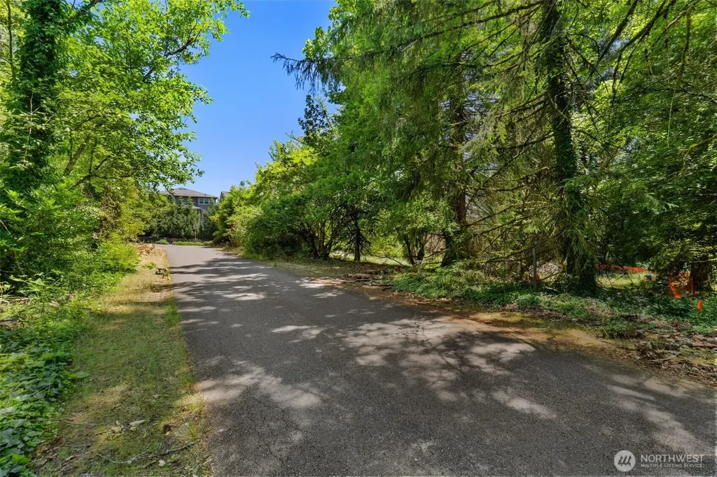 22783 SE 18th Street Sammamish WA 98075