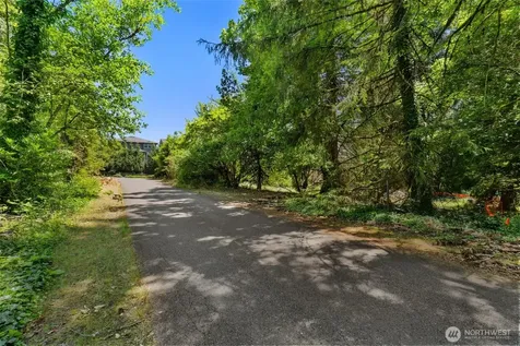 22783 SE 18th Street Sammamish WA 98075