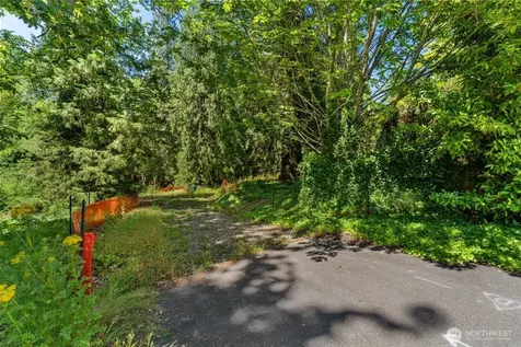 22783 SE 18th Street Sammamish WA 98075