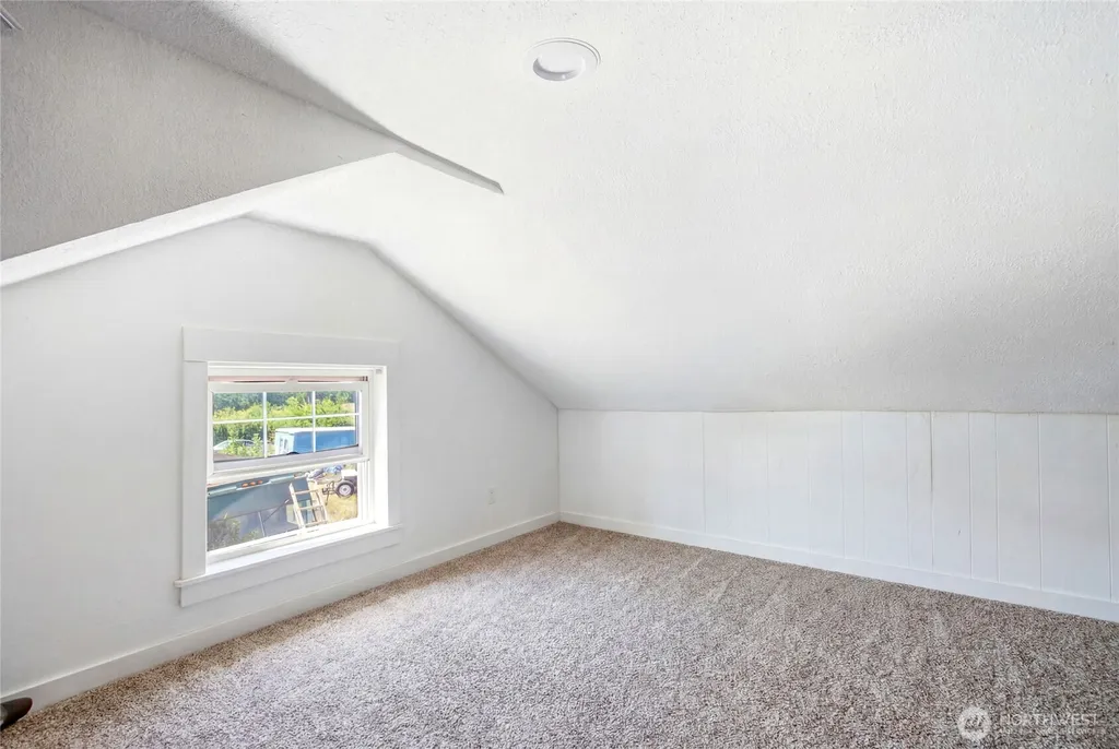 709 Celery Avenue Algona WA 98001