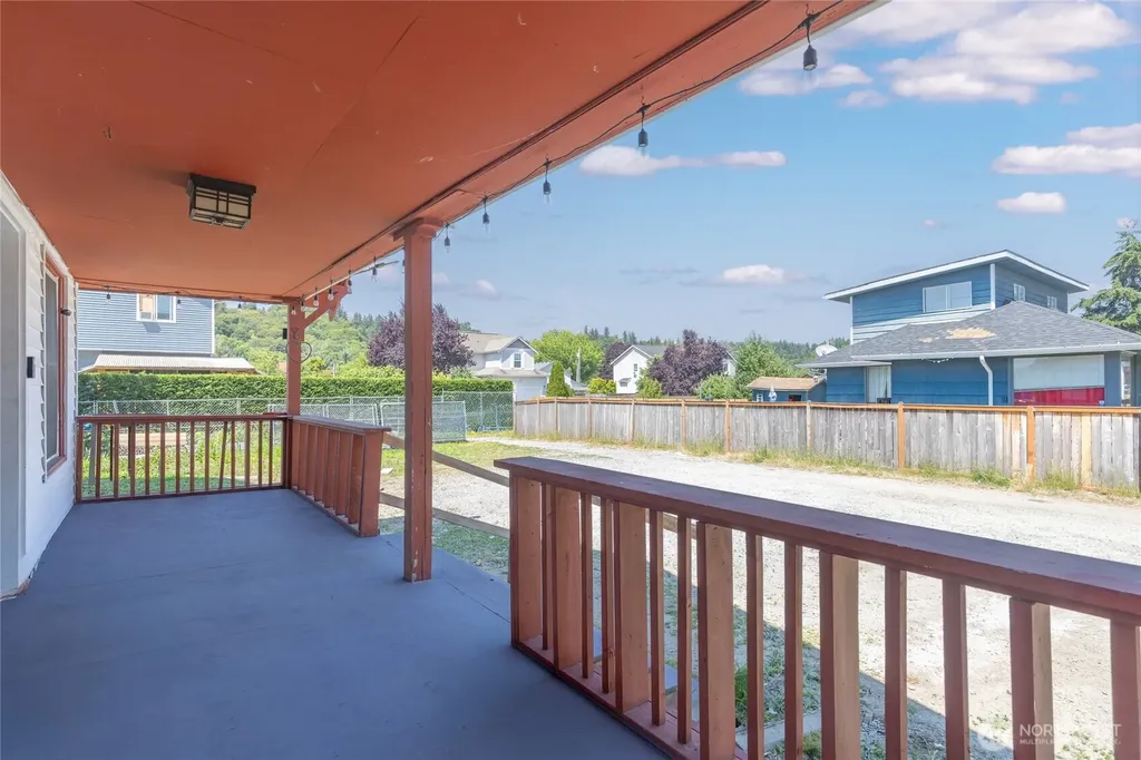709 Celery Avenue Algona WA 98001