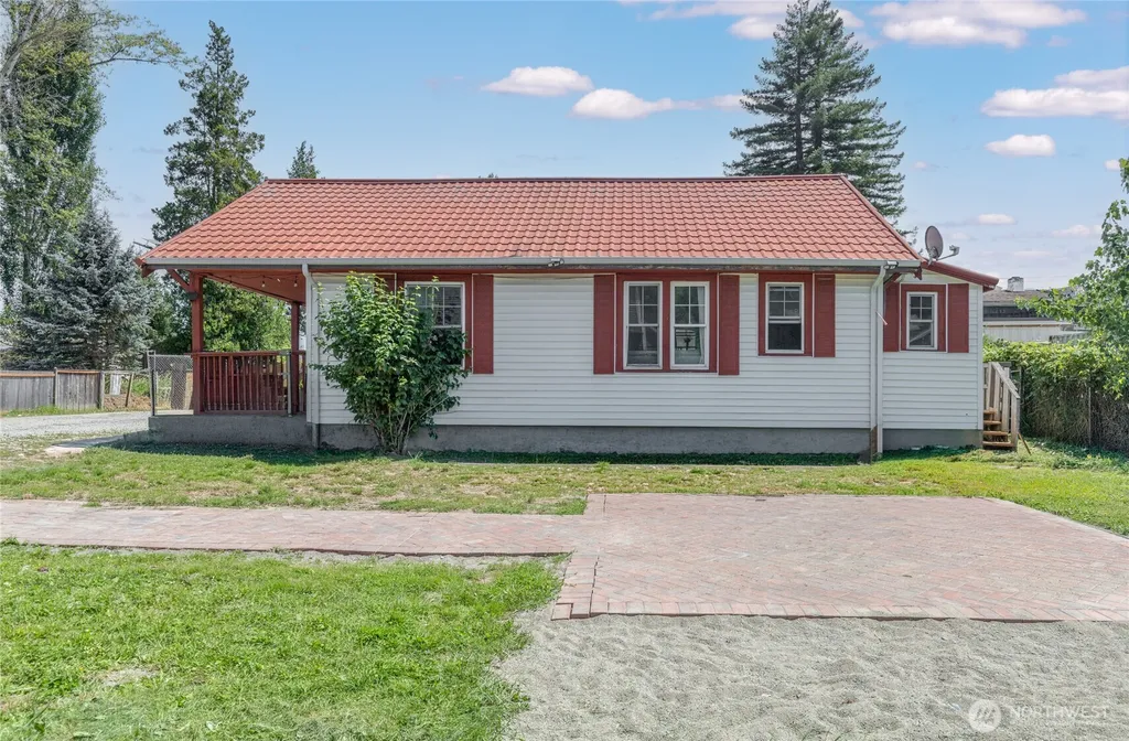 709 Celery Avenue Algona WA 98001
