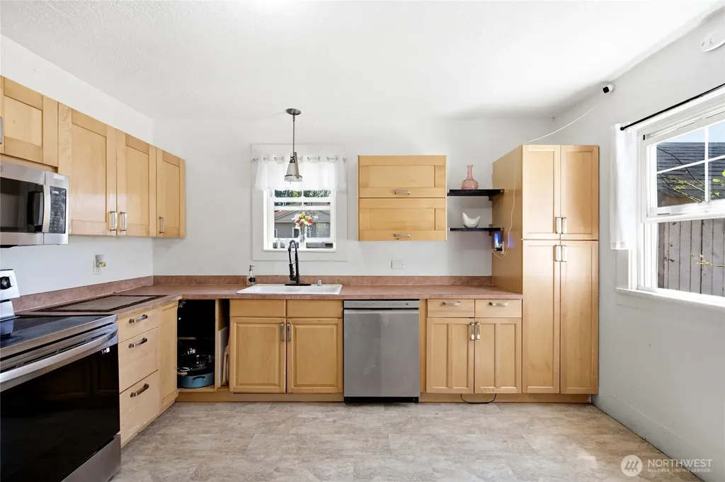 709 Celery Avenue Algona WA 98001