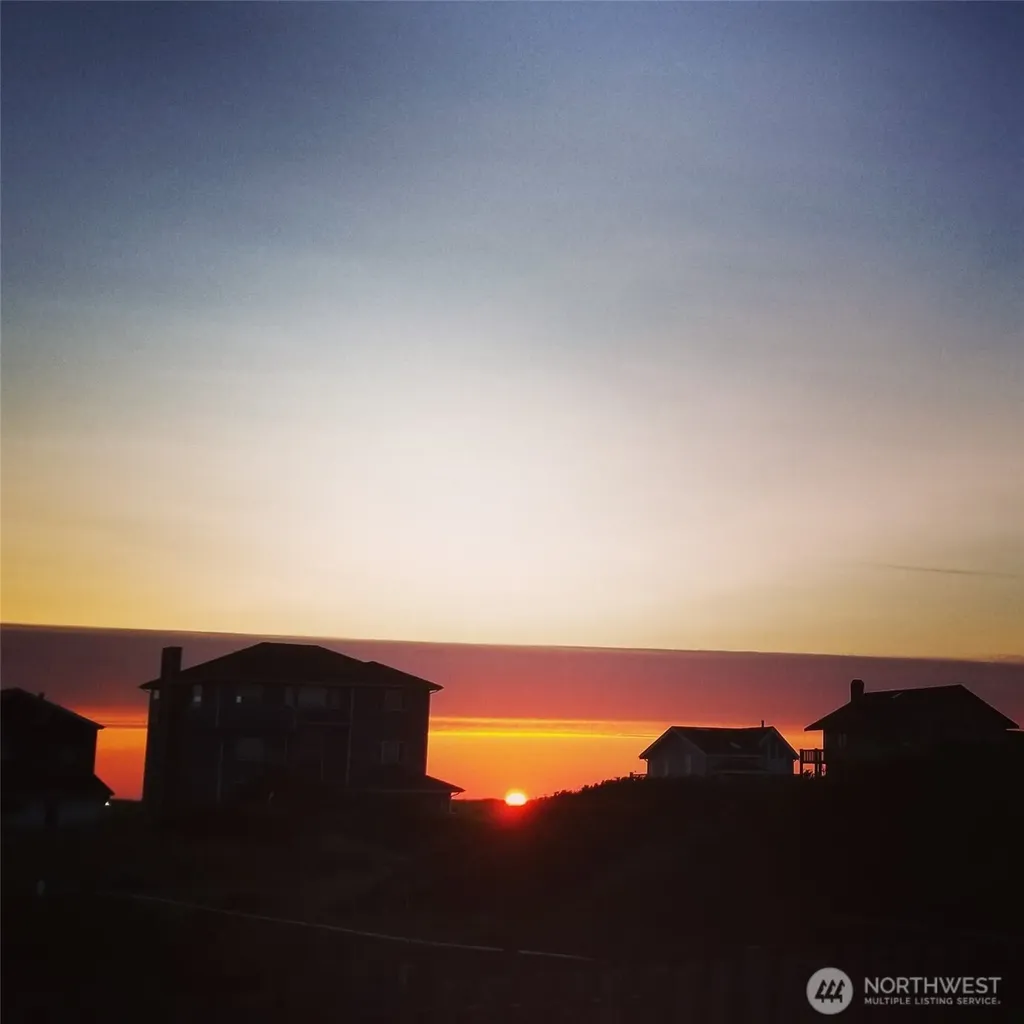 1242 Catalina Court SW Ocean Shores WA 98569
