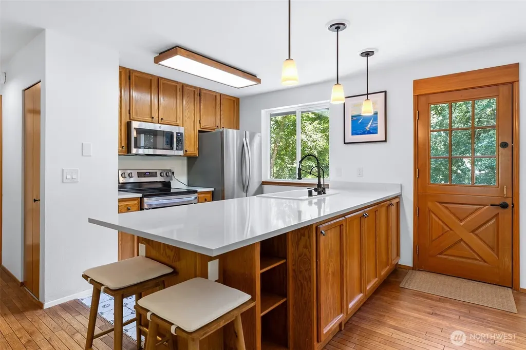 10095 NE Knight Road Bainbridge Island WA 98110
