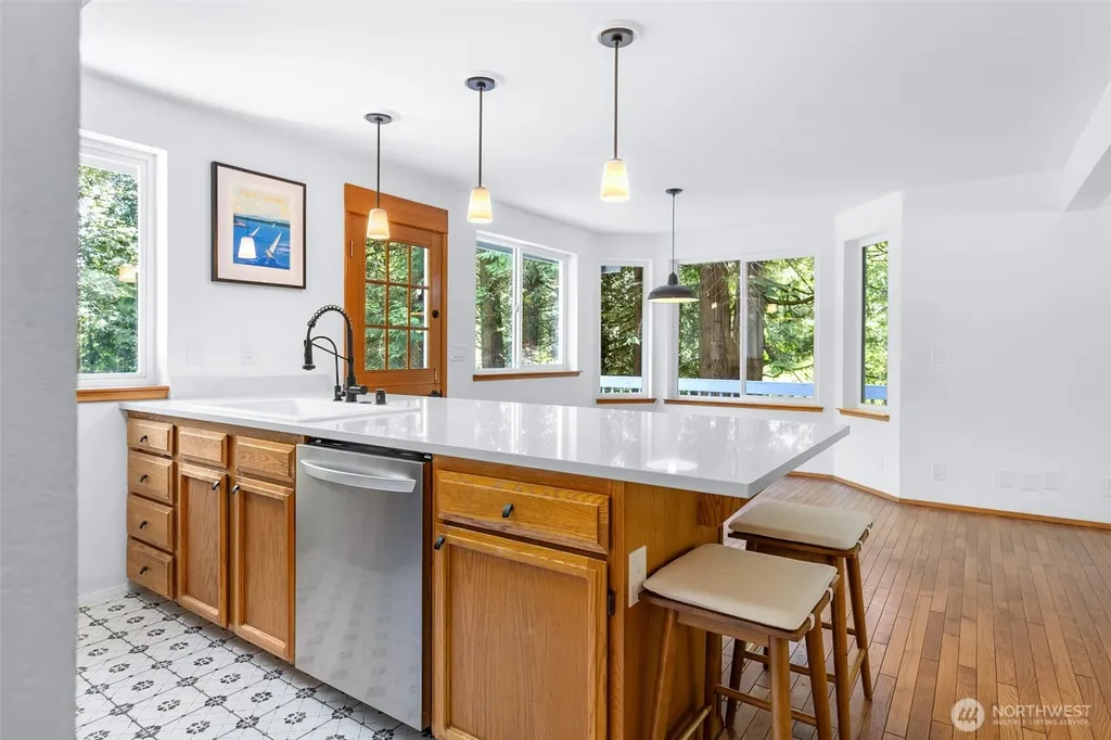 10095 NE Knight Road Bainbridge Island WA 98110