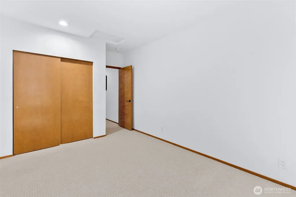 10095 NE Knight Road Bainbridge Island WA 98110