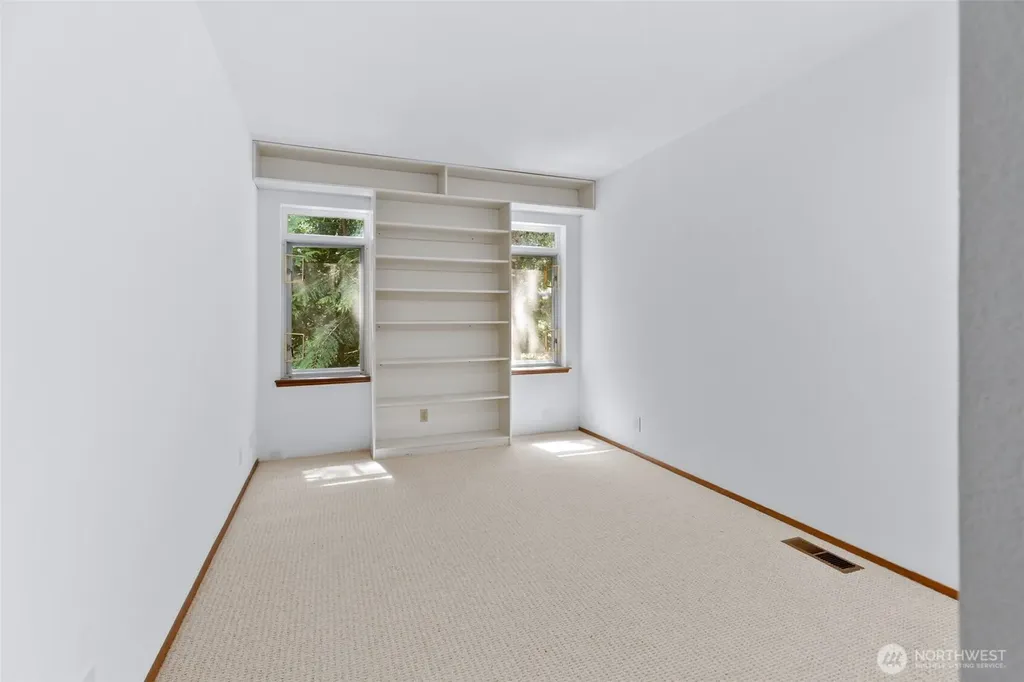 10095 NE Knight Road Bainbridge Island WA 98110
