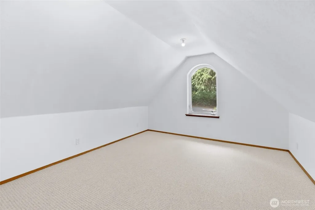 10095 NE Knight Road Bainbridge Island WA 98110