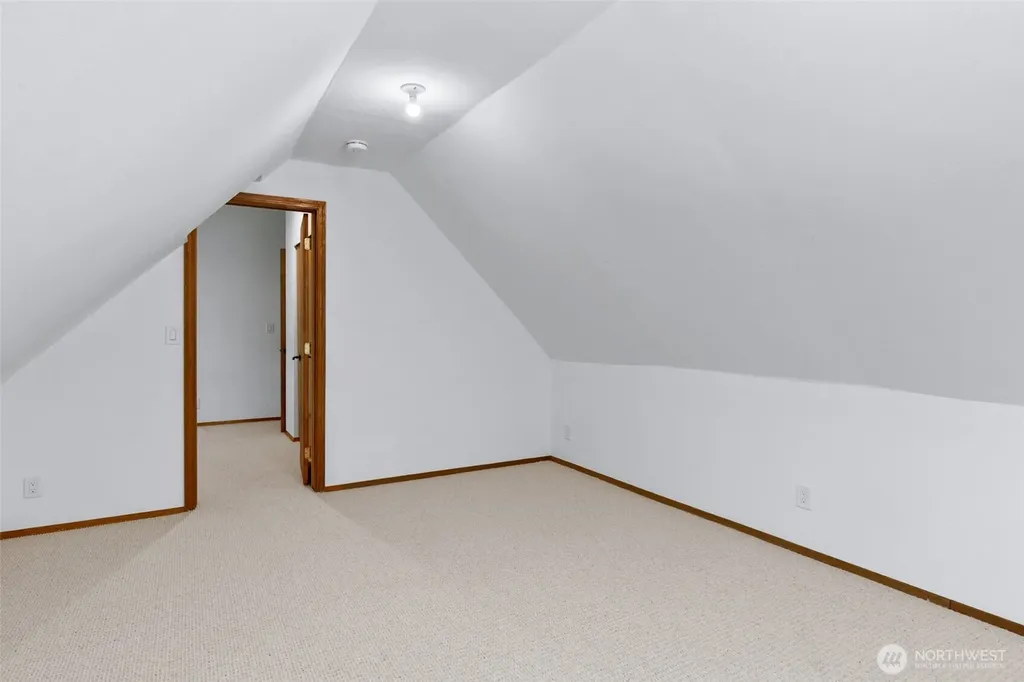 10095 NE Knight Road Bainbridge Island WA 98110