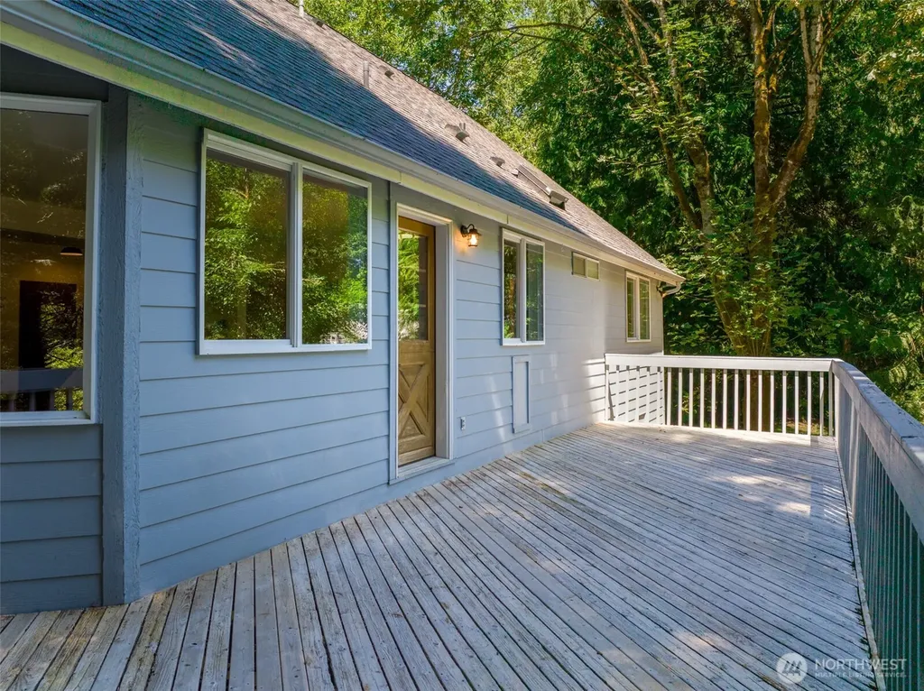 10095 NE Knight Road Bainbridge Island WA 98110