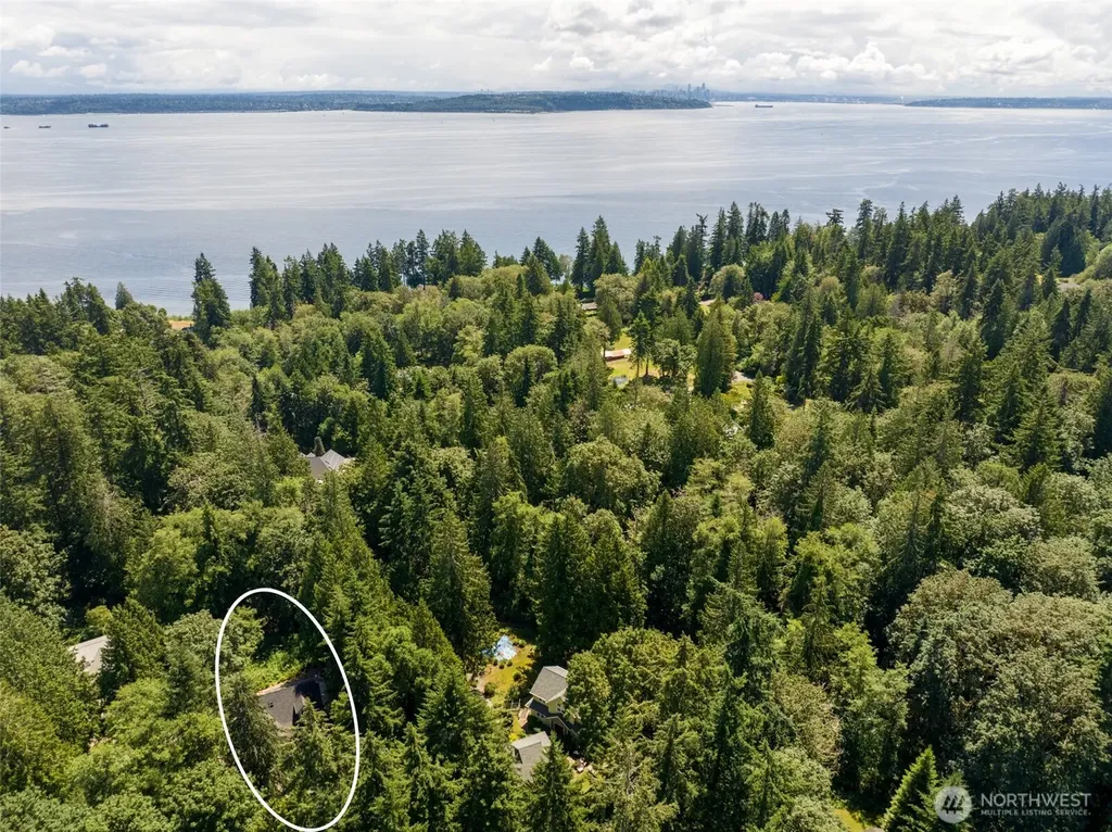 10095 NE Knight Road Bainbridge Island WA 98110