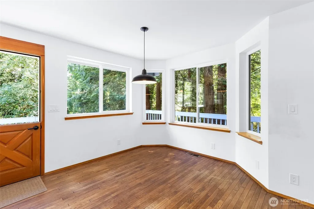 10095 NE Knight Road Bainbridge Island WA 98110