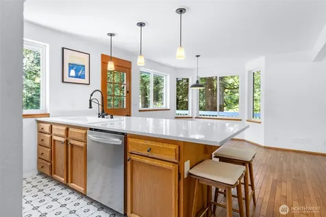 10095 NE Knight Road Bainbridge Island WA 98110
