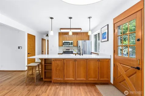 10095 NE Knight Road Bainbridge Island WA 98110