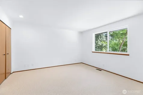10095 NE Knight Road Bainbridge Island WA 98110