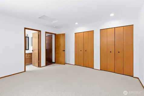 10095 NE Knight Road Bainbridge Island WA 98110