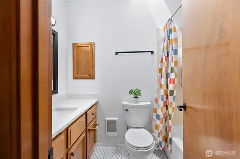 10095 NE Knight Road Bainbridge Island WA 98110