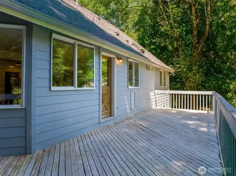10095 NE Knight Road Bainbridge Island WA 98110