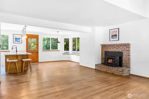 10095 NE Knight Road Bainbridge Island WA 98110