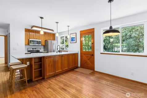10095 NE Knight Road Bainbridge Island WA 98110