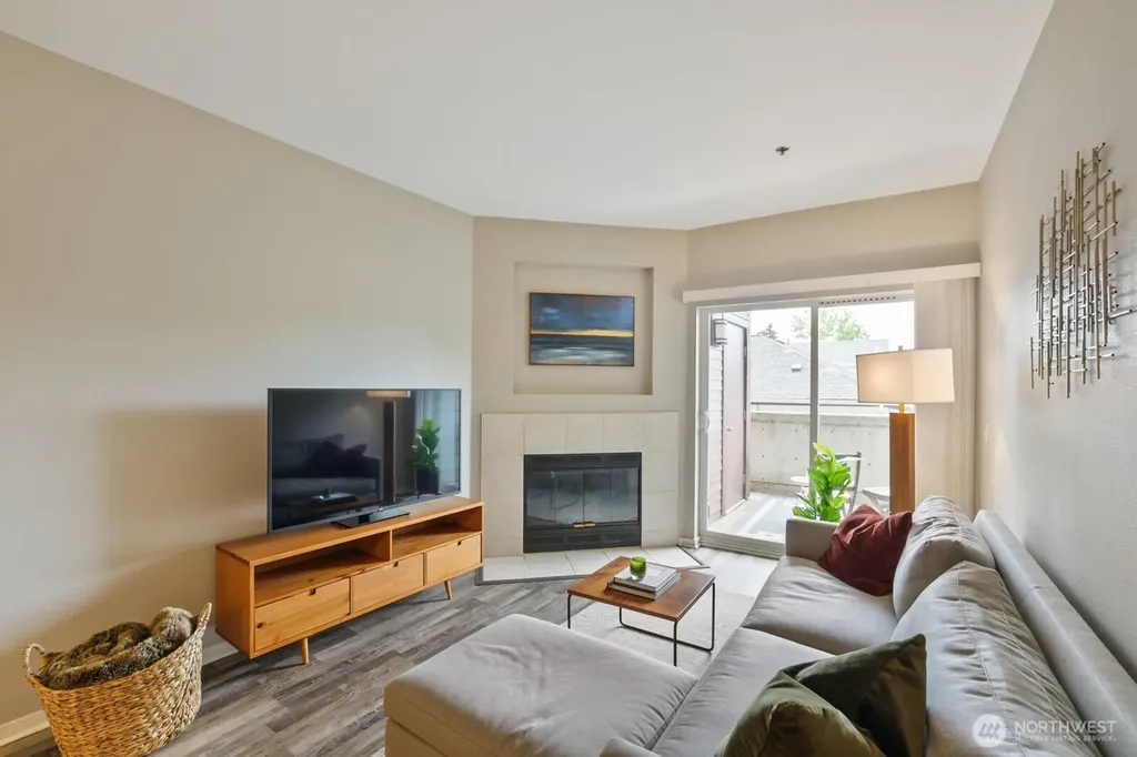 8745 Greenwood Avenue N Seattle WA 98103