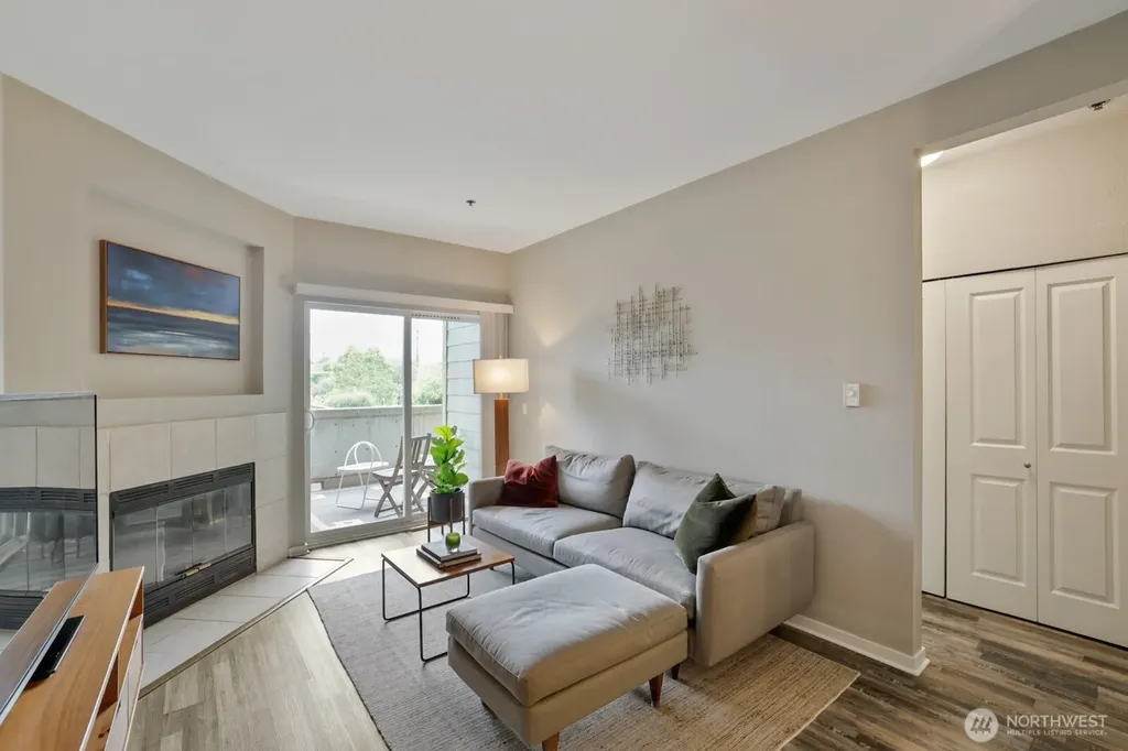 8745 Greenwood Avenue N Seattle WA 98103
