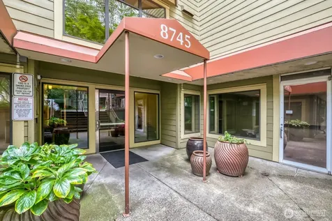 8745 Greenwood Avenue N Seattle WA 98103
