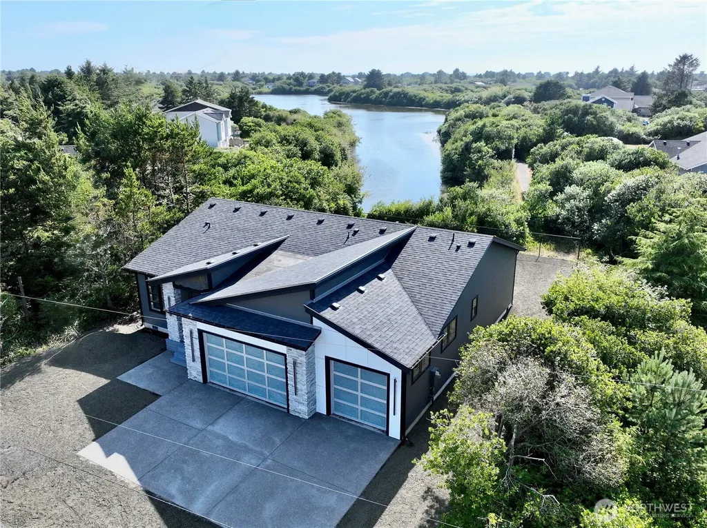 887 Texmar Avenue SW Ocean Shores WA 98569